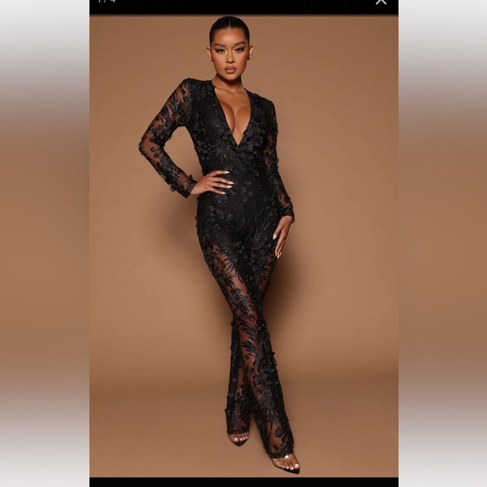 Nwt fashion nova Chantel long sleeve Lace jumpsuit-black